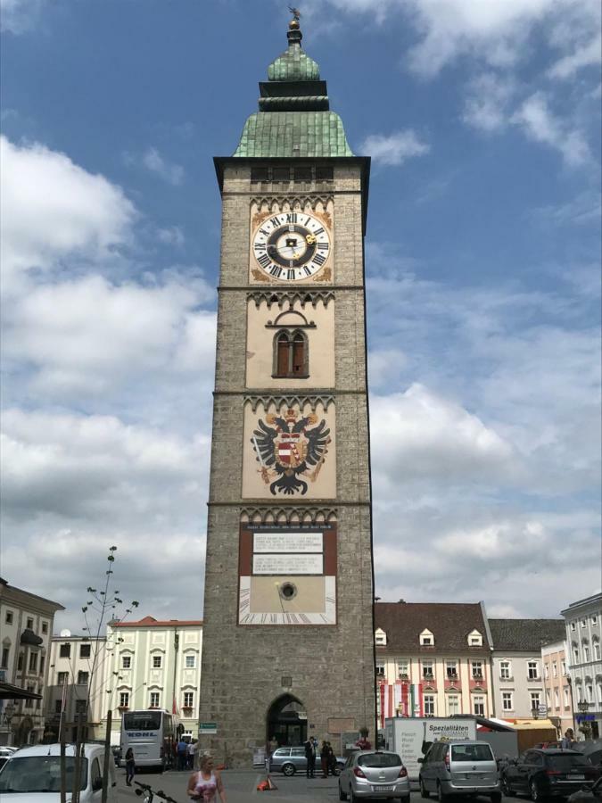 Exquisites Uebernachten In Der Aeltesten Stadt Oesterreichs Enns Exterior foto